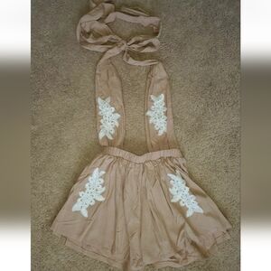 NWOT WOMENS ZAFUL OPEN BACK EMBROIDERED ROMPER SIZE SMALL